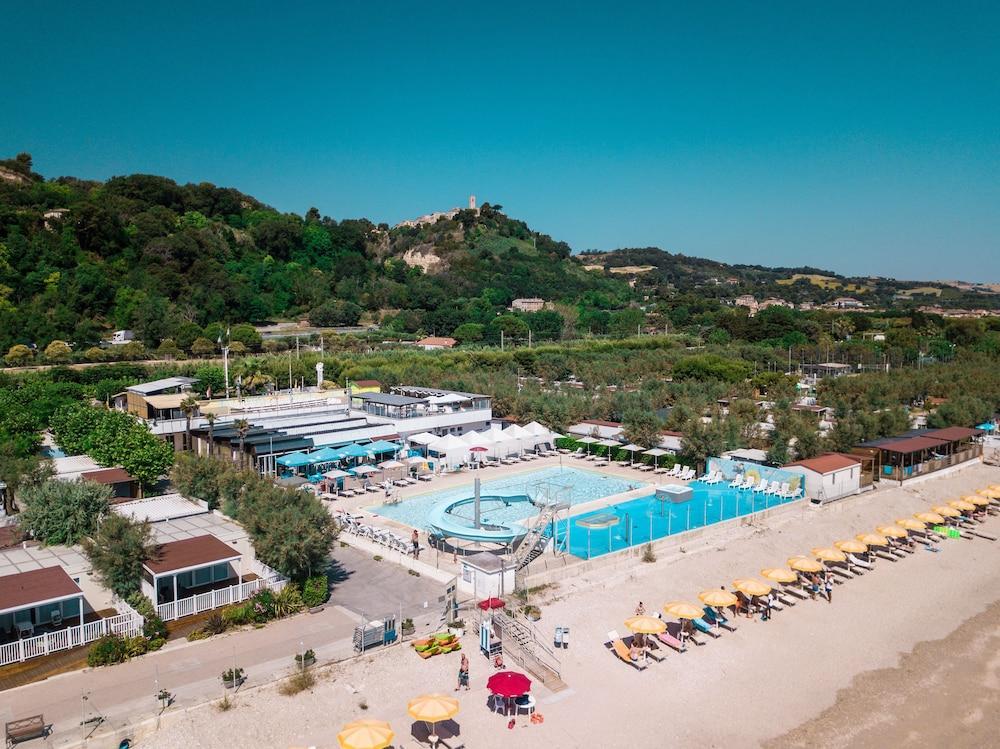 Girasole Eco Family Village Фермо Экстерьер фото